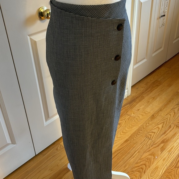 NWOT Babaton Houndstooth Wrap Style Skirt - Picture 3 of 10